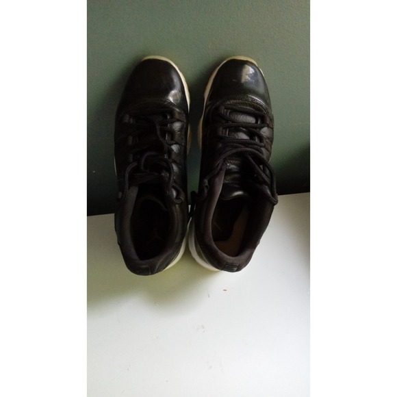 Size 10.5 Jordan 11 Retro Low Men's Basketball Sneakers